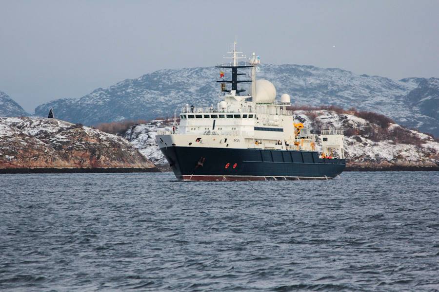 На Северный флот прибыло головное океанографическое исследовательское судно «Янтарь»